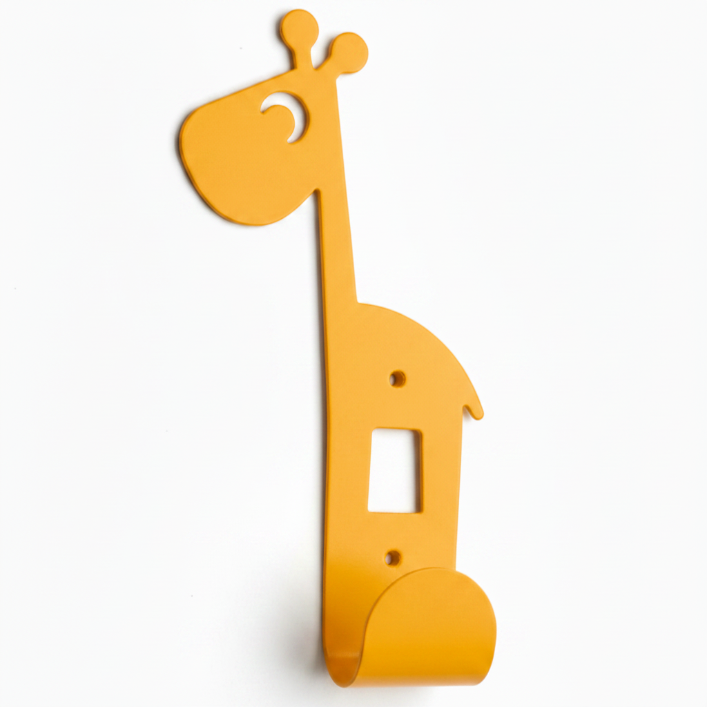 Laser-cut metal wall hanger in a giraffe shape, perfect for children’s room decoration